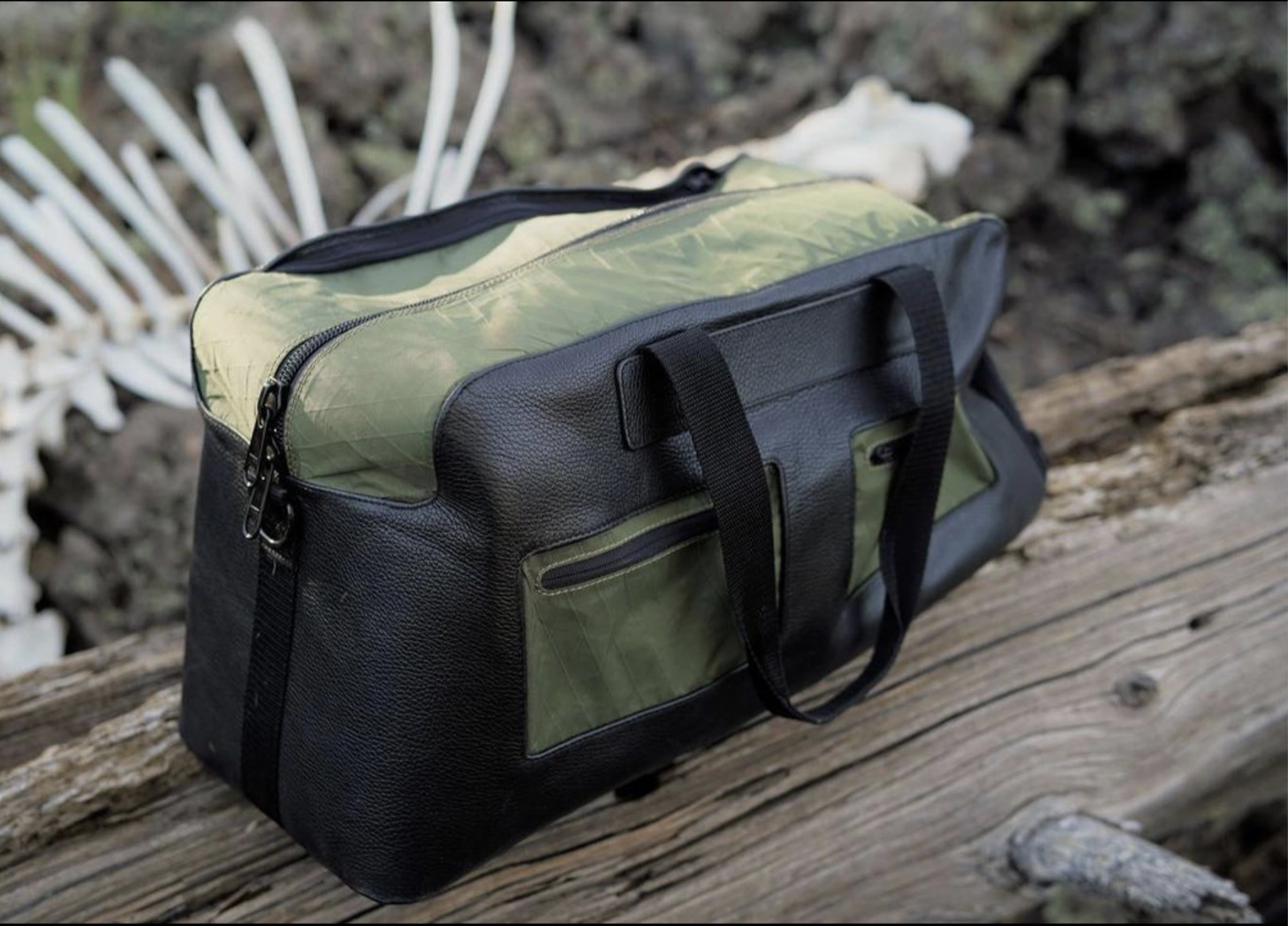 Duffel: Product and exterior organization