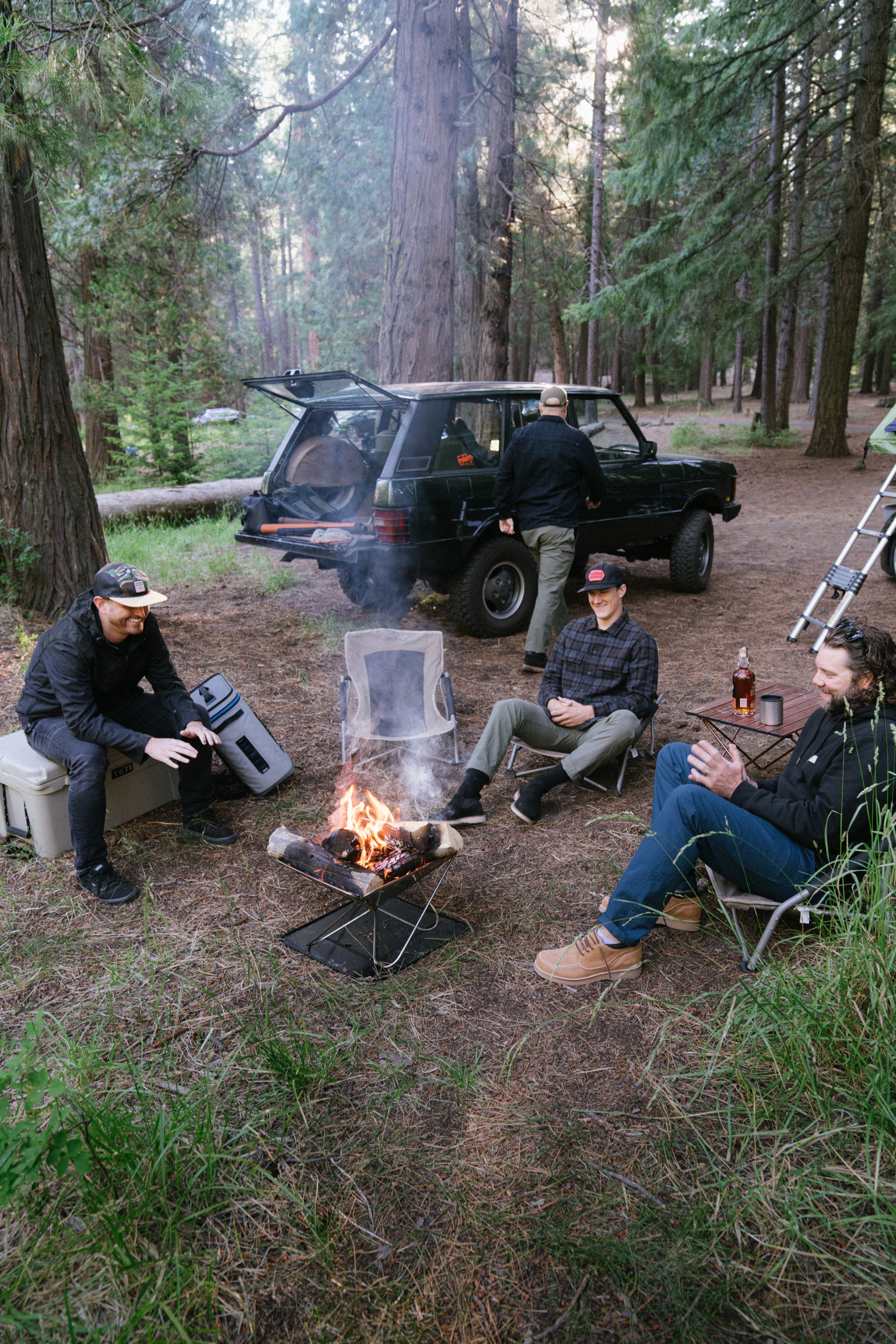 Field photography: Roads, forest and camp