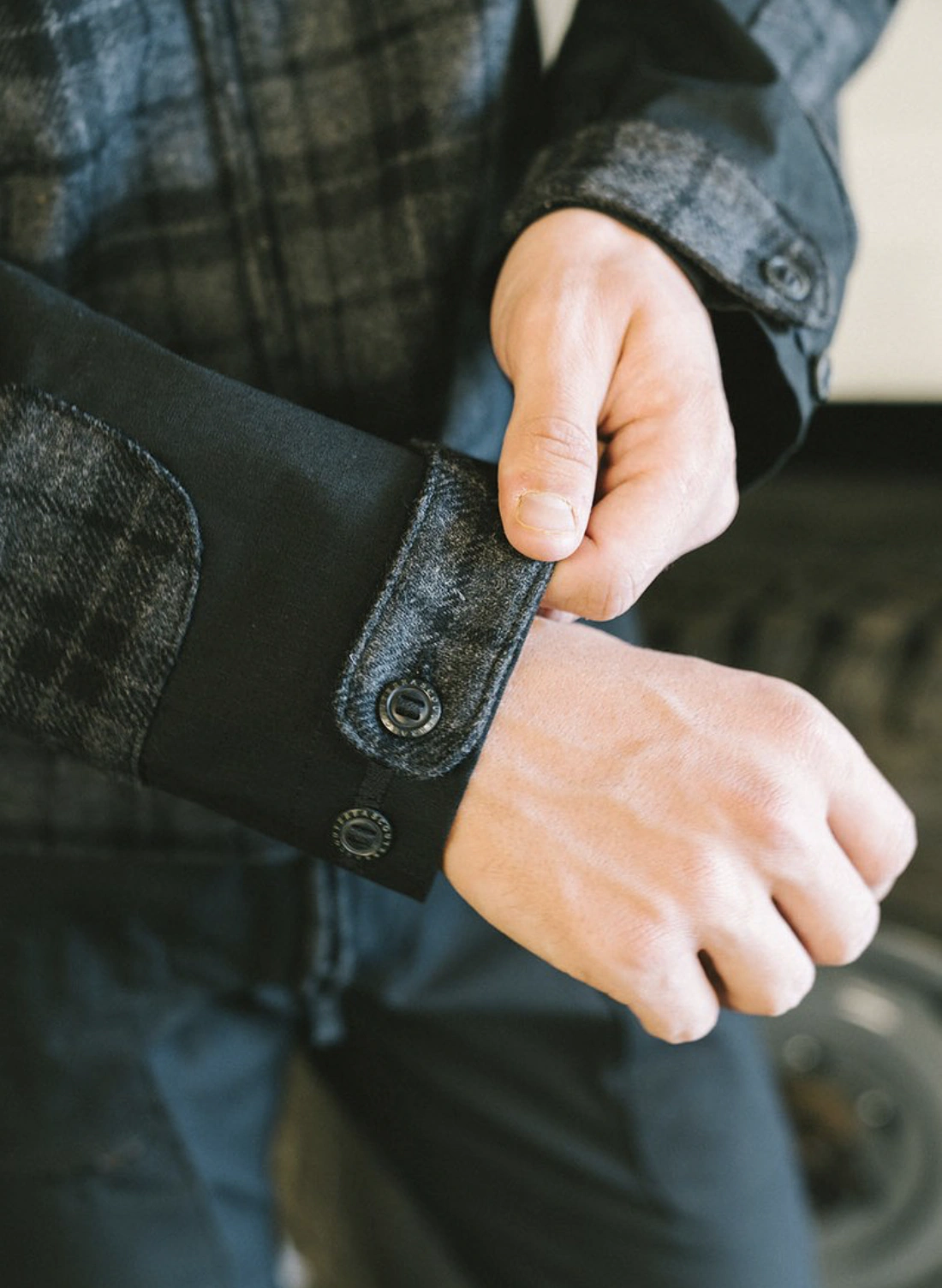 Shirt jacket: Cuff construction